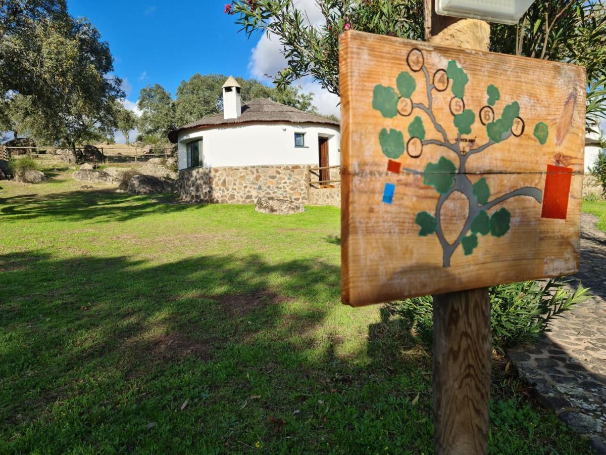 CHOZOS de la DEHESA Aparthotel La Roca de la Sierra Exterior foto